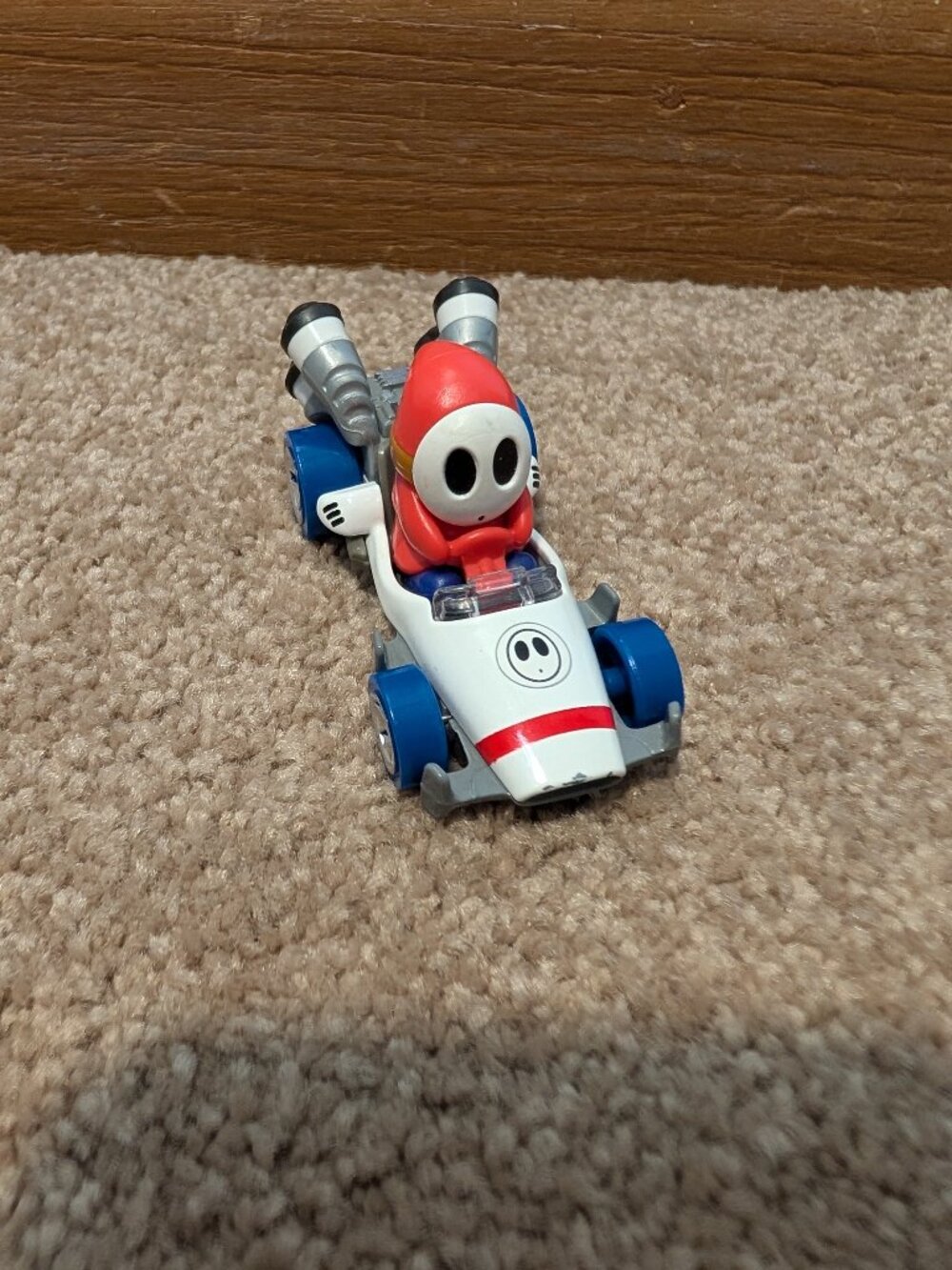2018 HOT WHEELS NINTENDO MARIO KART SHY GUY B DASHER WHITE CAR